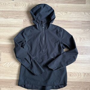 On Running Waterproof Anorak, size M